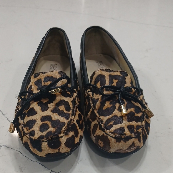 Michael Kors Leopard Pattern Loafers with Black Accents Sz 9 Gentle Used - Picture 2 of 8
